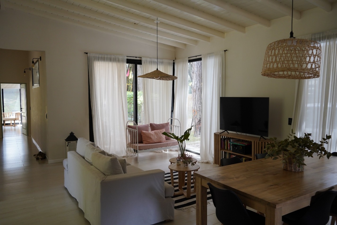 Casa en alquiler con piscina climatizada Pinamar